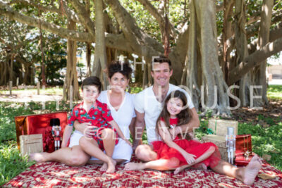 Gentle Family Christmas Mini